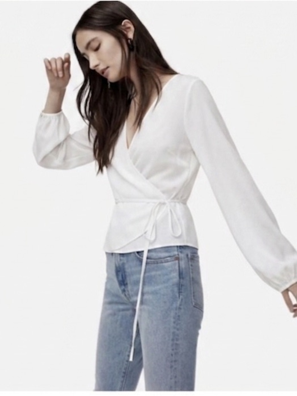 Wilfred Aritzia Lilia Wrap Tie Front Wrap Blouse Lightweight Minimalist Flowy S
